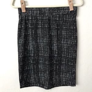 Nicole Miller Black & White Patterned Tube Skirt / Pencil Skirt